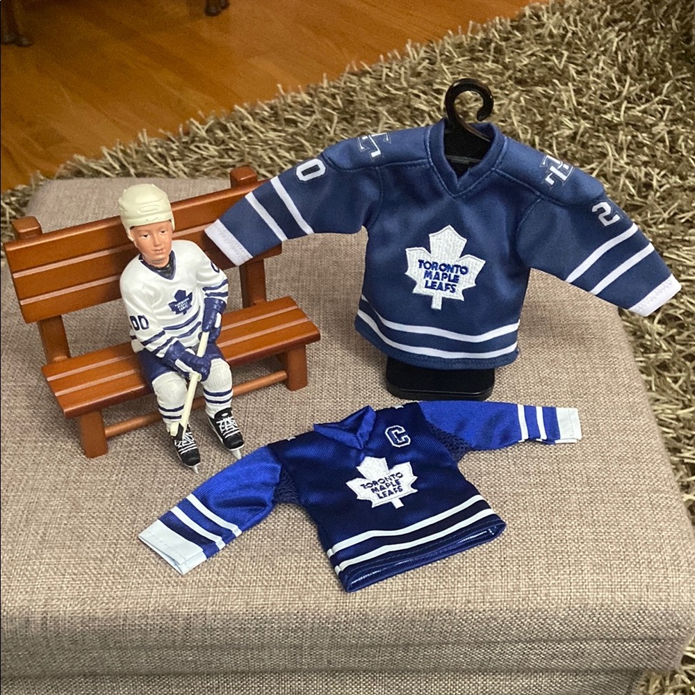 Toronto Maple Leafs Mini Jerseys and Figure